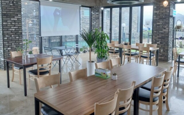 Woljeong Hill Pension