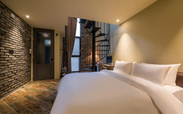 Hotel March