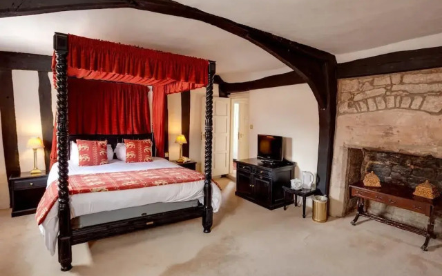 The Saracens Head Hotel