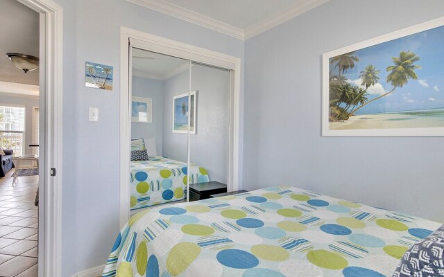 Seascape 1120 Studio Bedroom Condo by RedAwning