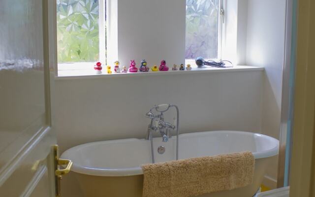 The Grange Guesthouse, Cefn-Coed