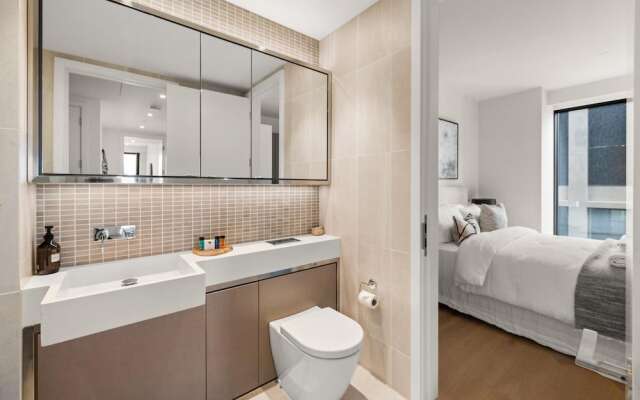 Luxury two Bedroom Apartment in East London s Docklands
