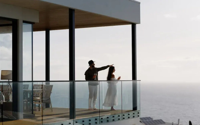 Bayview Luxe Entertainer Pool World Class View