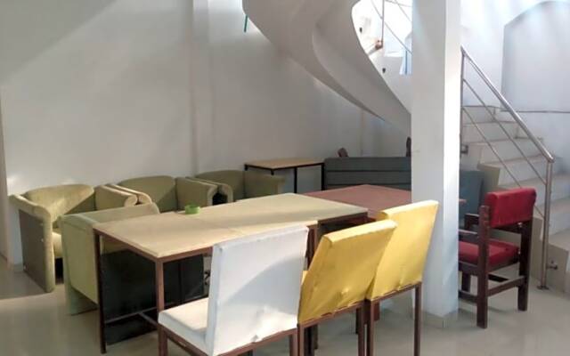 Charisma Residence by ZUZU