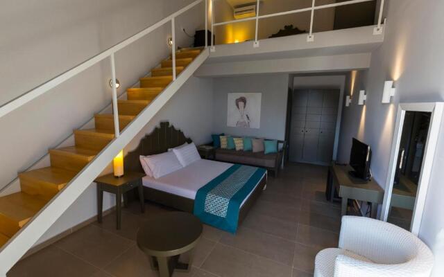 Folie Marine Beach Hotel & Club