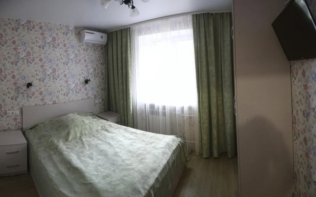 Апартаменты на Декабристов,100