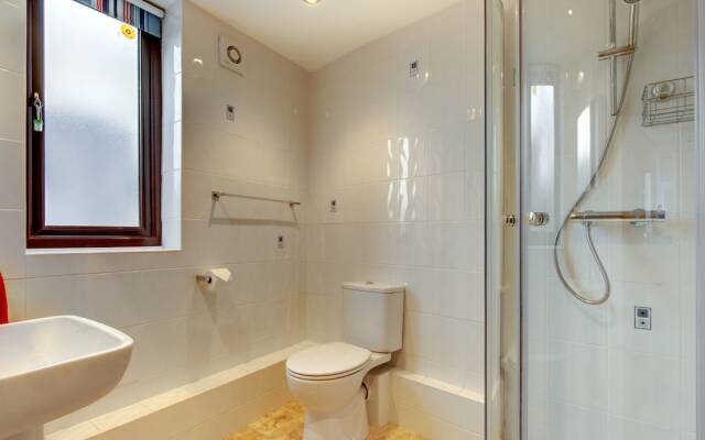 Luxurious Holiday Home in Snaoewith Fenced Garden