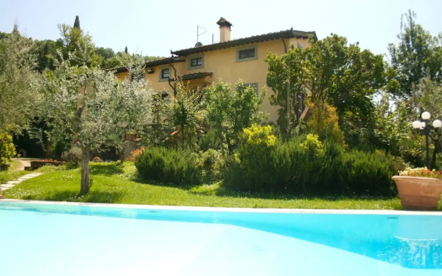 Private Villa with AC, private pool, WIFI, TV, terrace, pets allowed, parking, close to Arezzo
