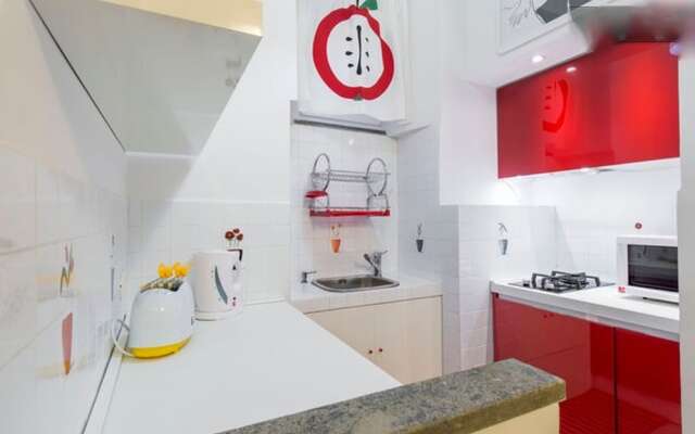 Yellow and Reds Apartments
