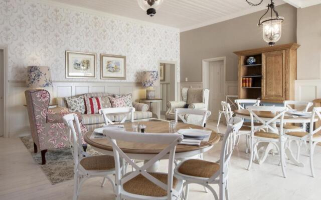 Avenues Guest Lodge