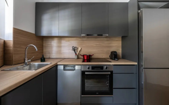 Stylish 1BR Retreat Near Alimos Beach Tram