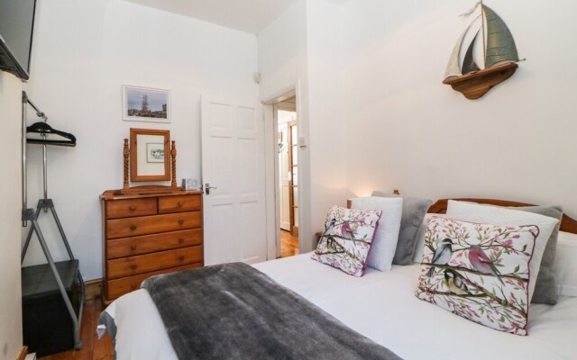 Hoe Apartment
