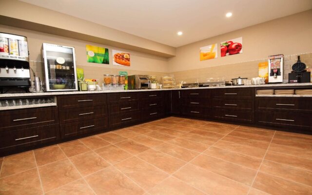 Quality Inn & Suites Bathurst