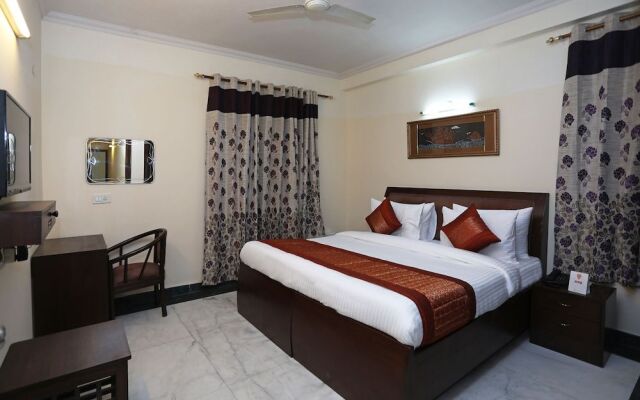 OYO 9299 DLF Phase 4