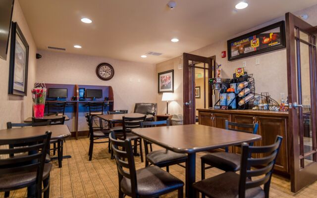 My Place Hotel - Dickinson, ND