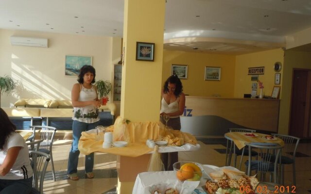 Hotel Briz