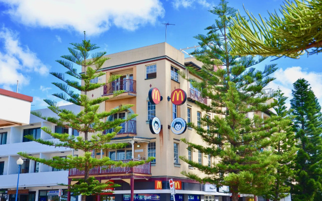 Mad Monkey Coogee Beach Hostel
