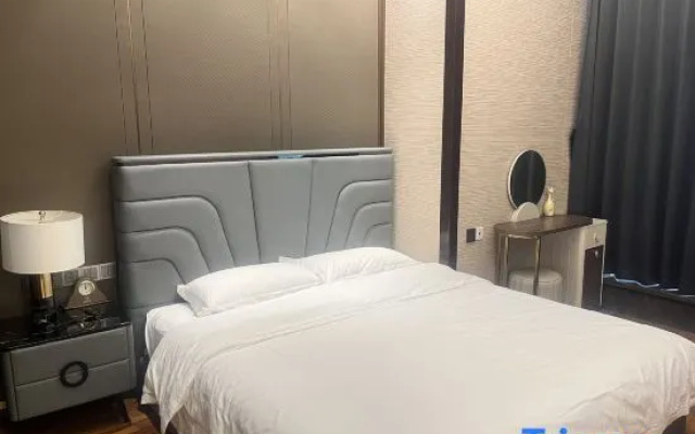 Yunmu International Hotel (Chongqing Jiefangbei Hongyadong Branch)