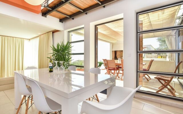 Swanky Villa in Makarska With Sauna, Jacuzzi & Mountain Views