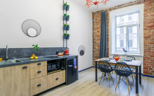 SeApart. На Большом 13 (бывш. Апартаменты на Большом проспекте Петроградской Стороны)