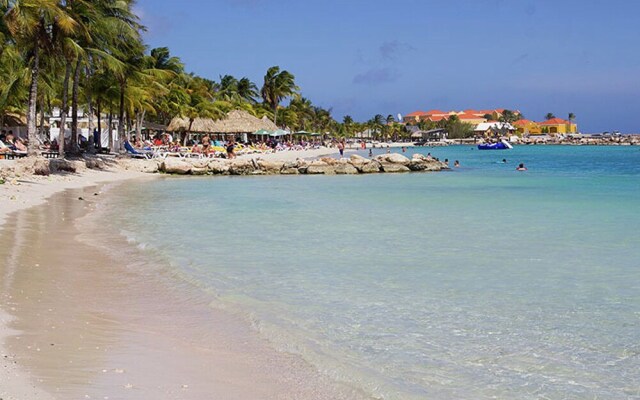 Luxurious Villa in Willemstad with Private Pool