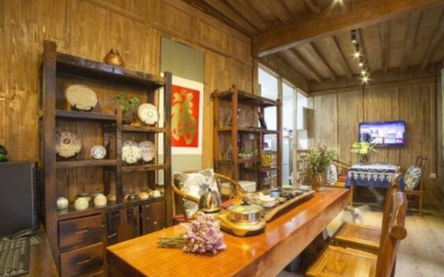 Lijiang Hejiayi Inn