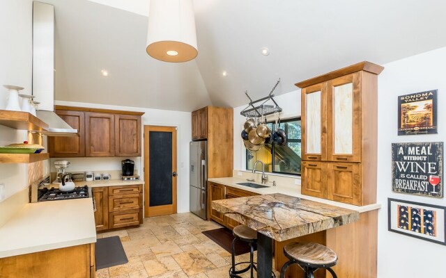 693 Cherry Ln Home