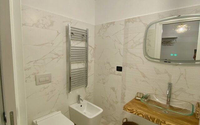 Gatto Bianco Le Mura