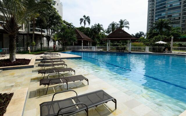 Apartamento c/ Piscina e Garagem | FL 960/520