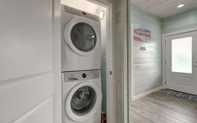 Copano Shores Seaside Paradise Home by Redawning