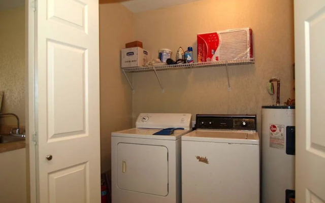 Pelican s Place LCV23