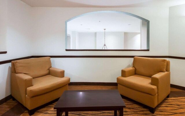 Sleep Inn & Suites