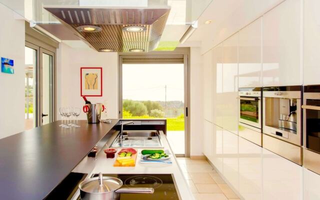 Sparkling Villa in Acrotiri with Private Pool near Sea Beach