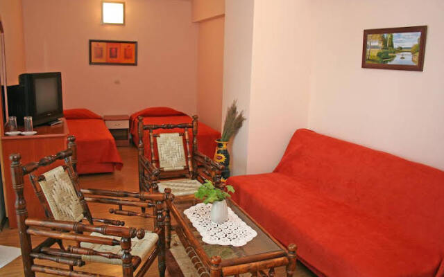 Family Hotel Flora