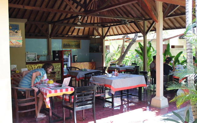 Hotel Ayu Beach Inn