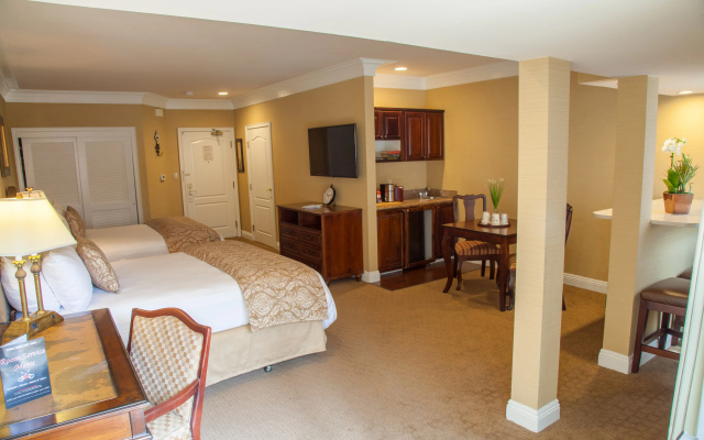Best Western Plus Sunset Plaza Hotel