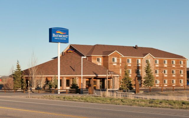 Pinedale Hotel & Suites