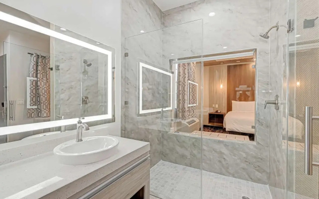 SureStay Hotel by Best Western Houston Southeast
