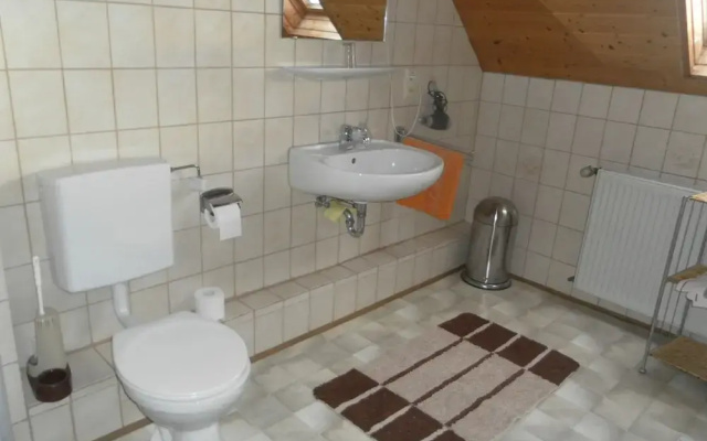 Spacious Farmhouse in Friedrichsfeld near Forest