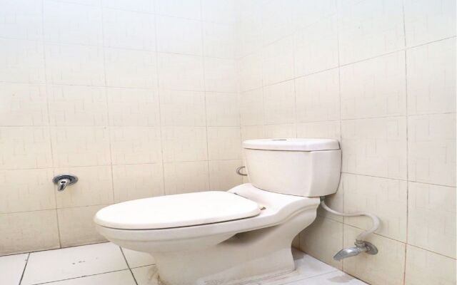 Oyo 30127 Hotel Sabina International