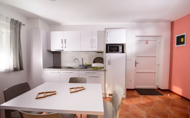 Plavo Nebo Oleander Apartments