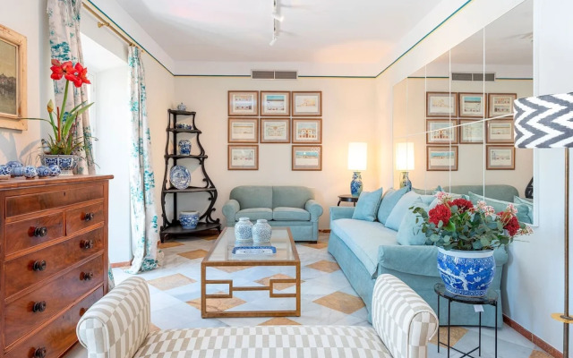 Traditional House With Private Terrace. Campamento