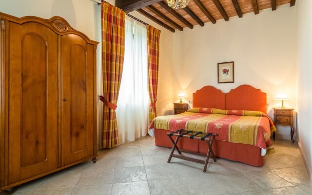 Farmhouse in Rapolano-terme With Swimming Pool, Garden, BBQ