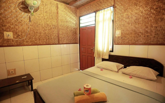 Dua Nina Homestay – Guest Rooms – Gili Trawangan