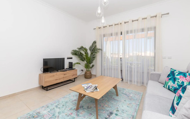 Santa Maria Apartment at Porto de Mos beach