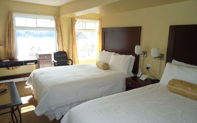 Bayside Inn & Waterfront Suites