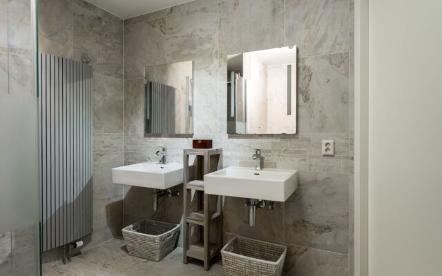 Luxurious 6-person Apartment in Grevelingenmeer Marina