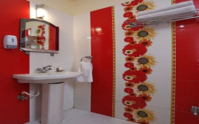 OYO 4889 Hotel Moon 2