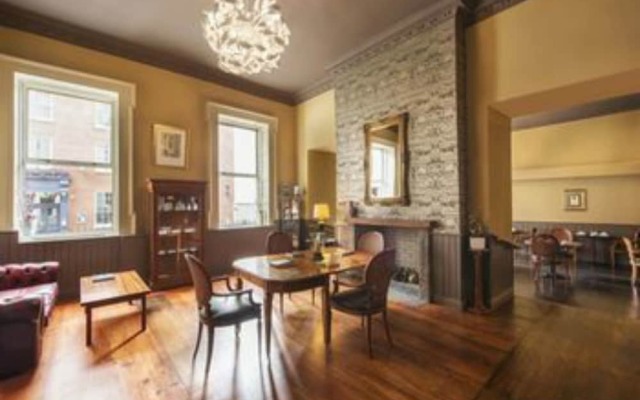 Barry's Hotel