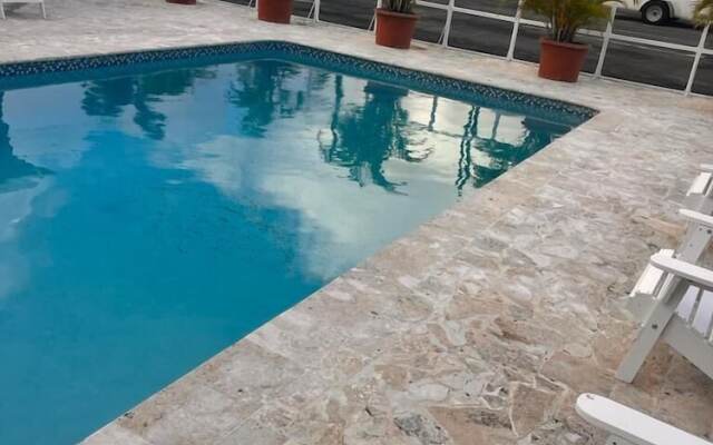 El Flamingo Beach Club